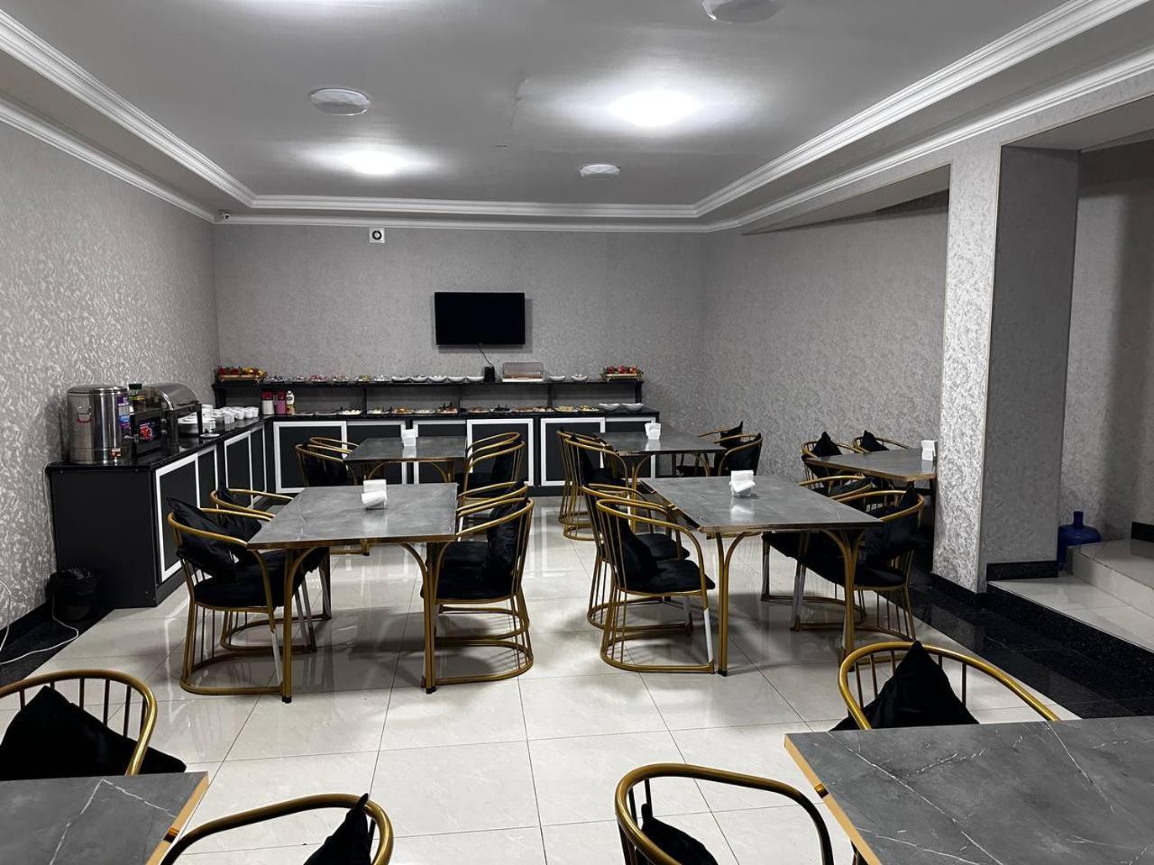 The Moon Tashkent Hotel Bagian luar foto